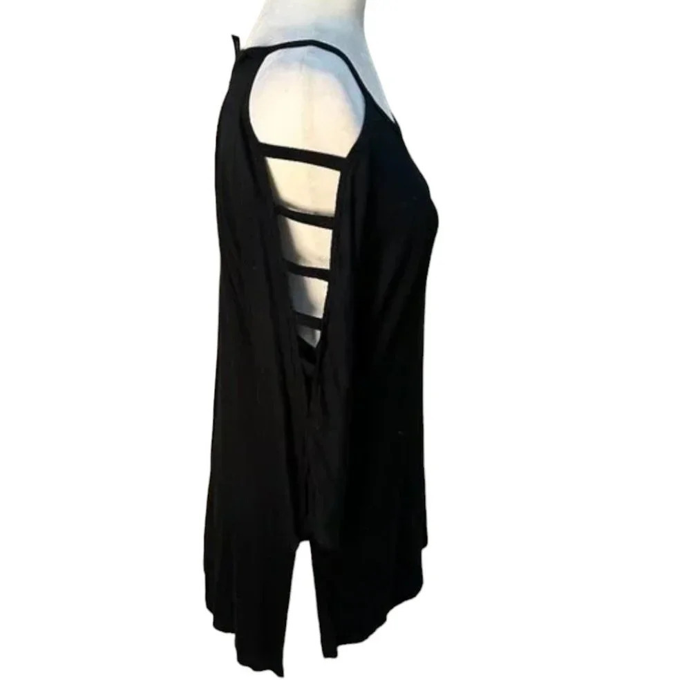 LUX BASICS Black Ladder Cut Out Long Sleeve Tunic T Shirt - size Medium